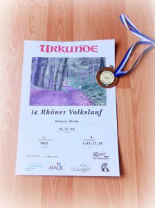 Rhöner Volkslauf 2016: Urkunde und Medaille
