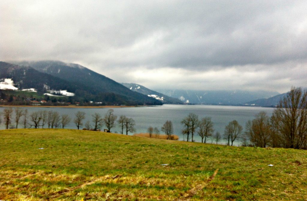 Blick auf den Tegernsee kurz vor Gmund