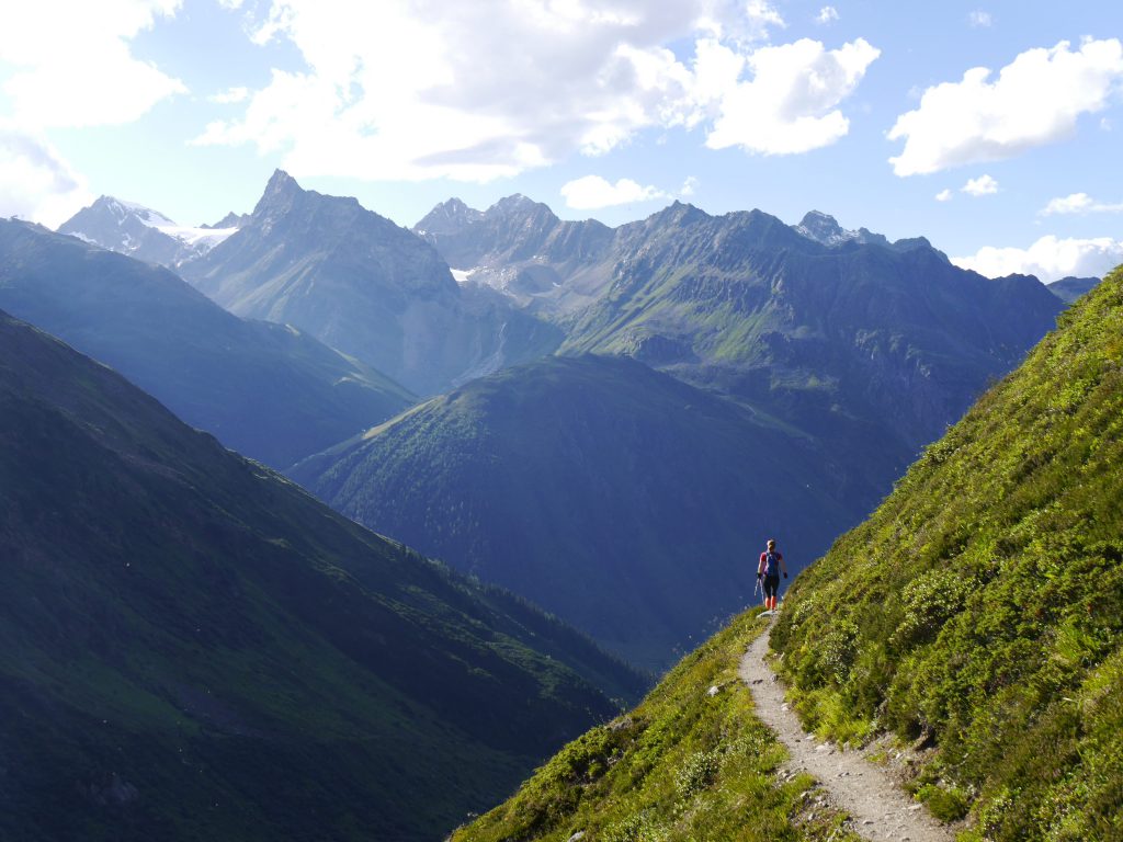 Blick über die Berge rund um das Pitztal