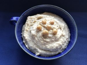 Selbstgemachter Hummus