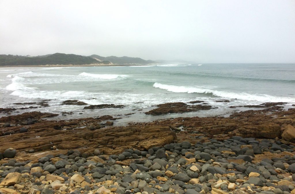 Rocky Beach von Gonubie