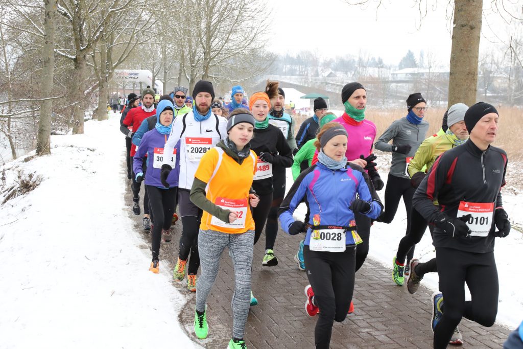 Start des Lahntallaufs in Marburg