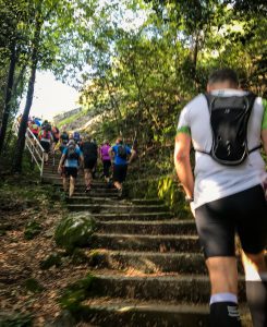 Treppen-Aufstieg beim Ucka Trail