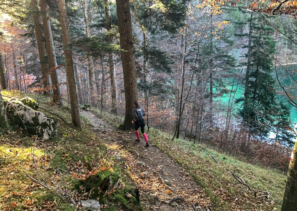 Downhill vor dem Alatsee beim Kini Trail