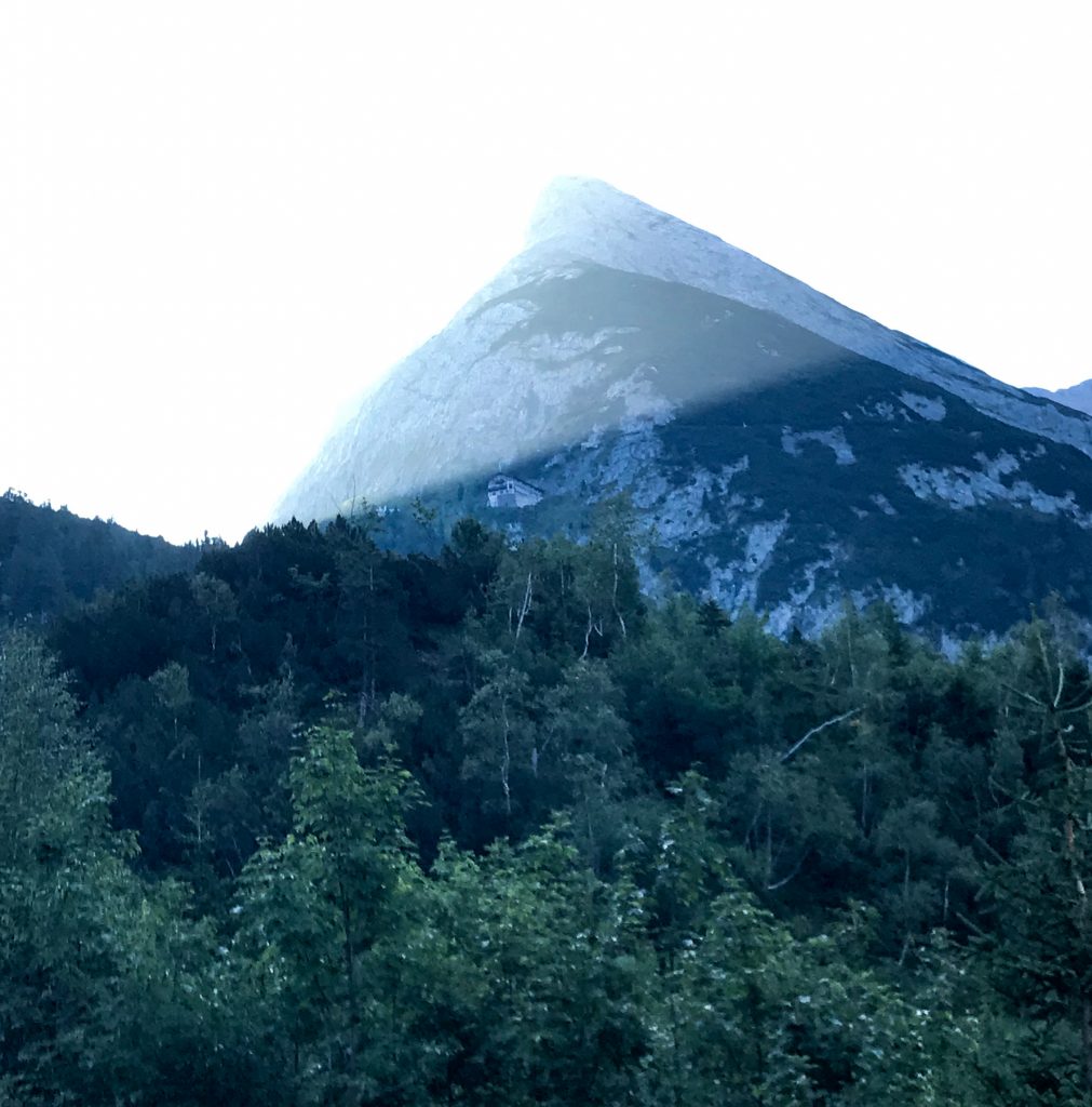 Blick auf das Karwendelhaus