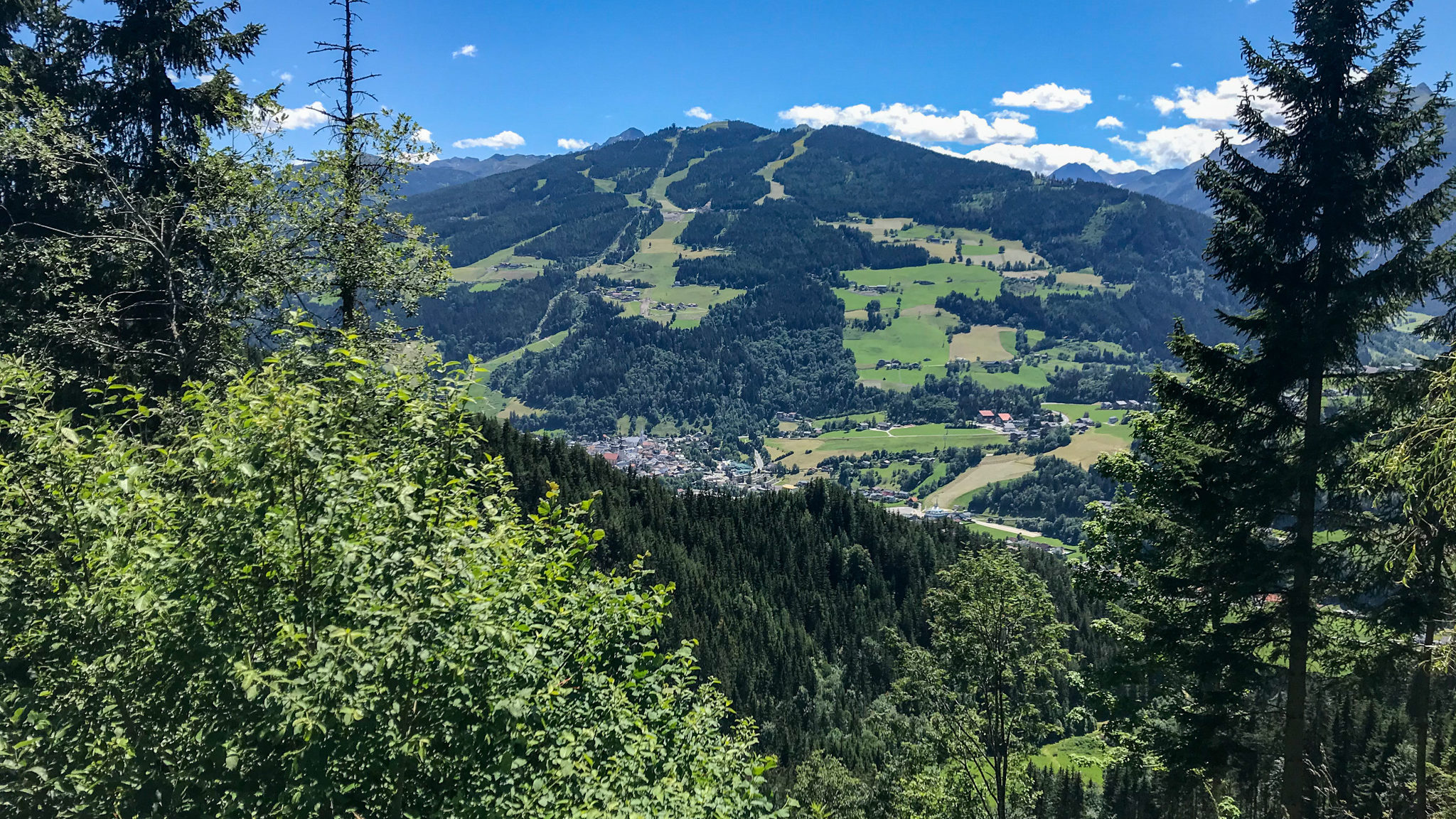 Blick auf Schladming und die Planai beim Ramsau Marathon