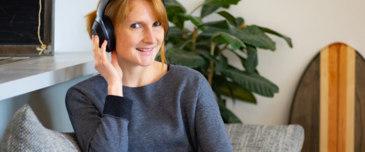 Lieblings-Podcasts 2020: Meine Top 10 Podcast hören auf der Couch